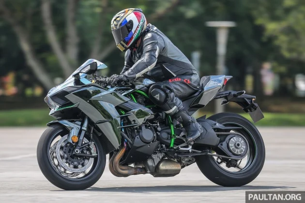REVIEW: Kawasaki Ninja H2 – power to the people