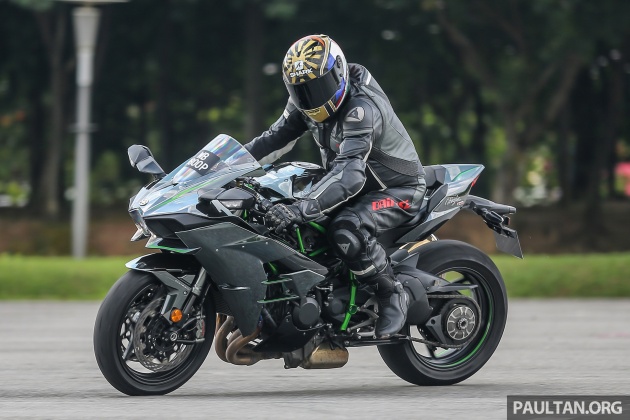 REVIEW: Kawasaki Ninja H2 – power to the people