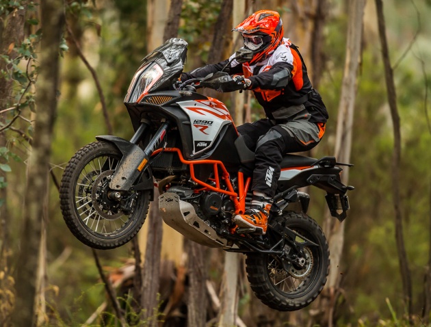 TUNGGANG UJI: KTM Super Adventure 1290 R bukan setakat mampu redah cabaran, malah mudah dikendali