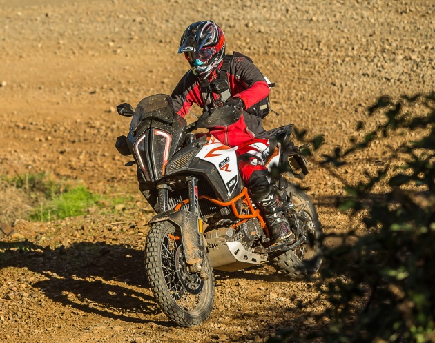 TUNGGANG UJI: KTM Super Adventure 1290 R bukan setakat mampu redah cabaran, malah mudah dikendali