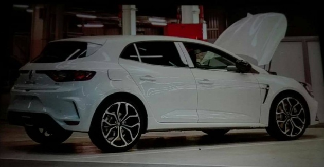 Renault Megane RS 2018 – bahagian sisi pula didedah