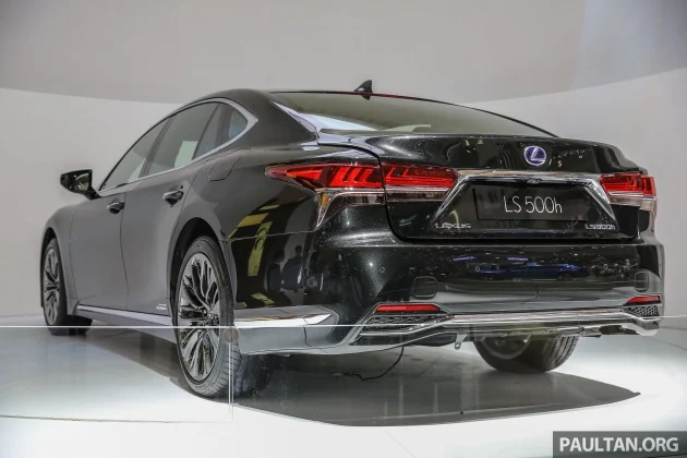 GIIAS 2017: Lexus LS 500h previewed in Indonesia