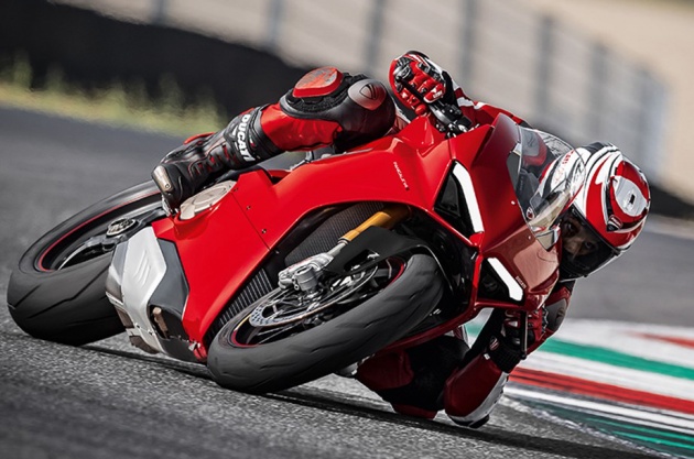 Ducati Panigale V4 didedahkan – enjin empat silinder, kelengkapan baru, tiga variasi termasuk model terhad