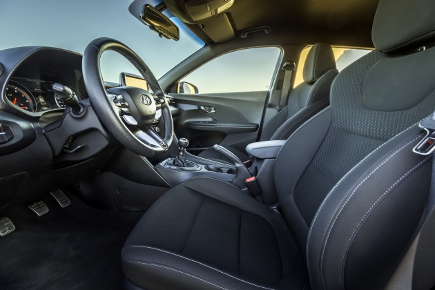 2019 Hyundai Veloster debuts at Detroit Auto Show – new N performance model joins the range with 275 hp