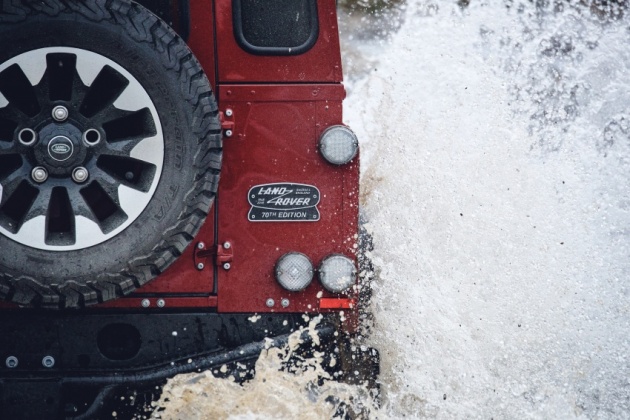 Land Rover Defender Works V8 hanya dibuat 150 unit