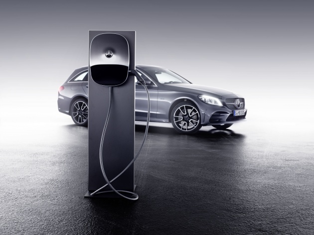 Mercedes-Benz to reveal pre-production E-Class and C-Class diesel plug-in hybrids at Geneva Motor Show