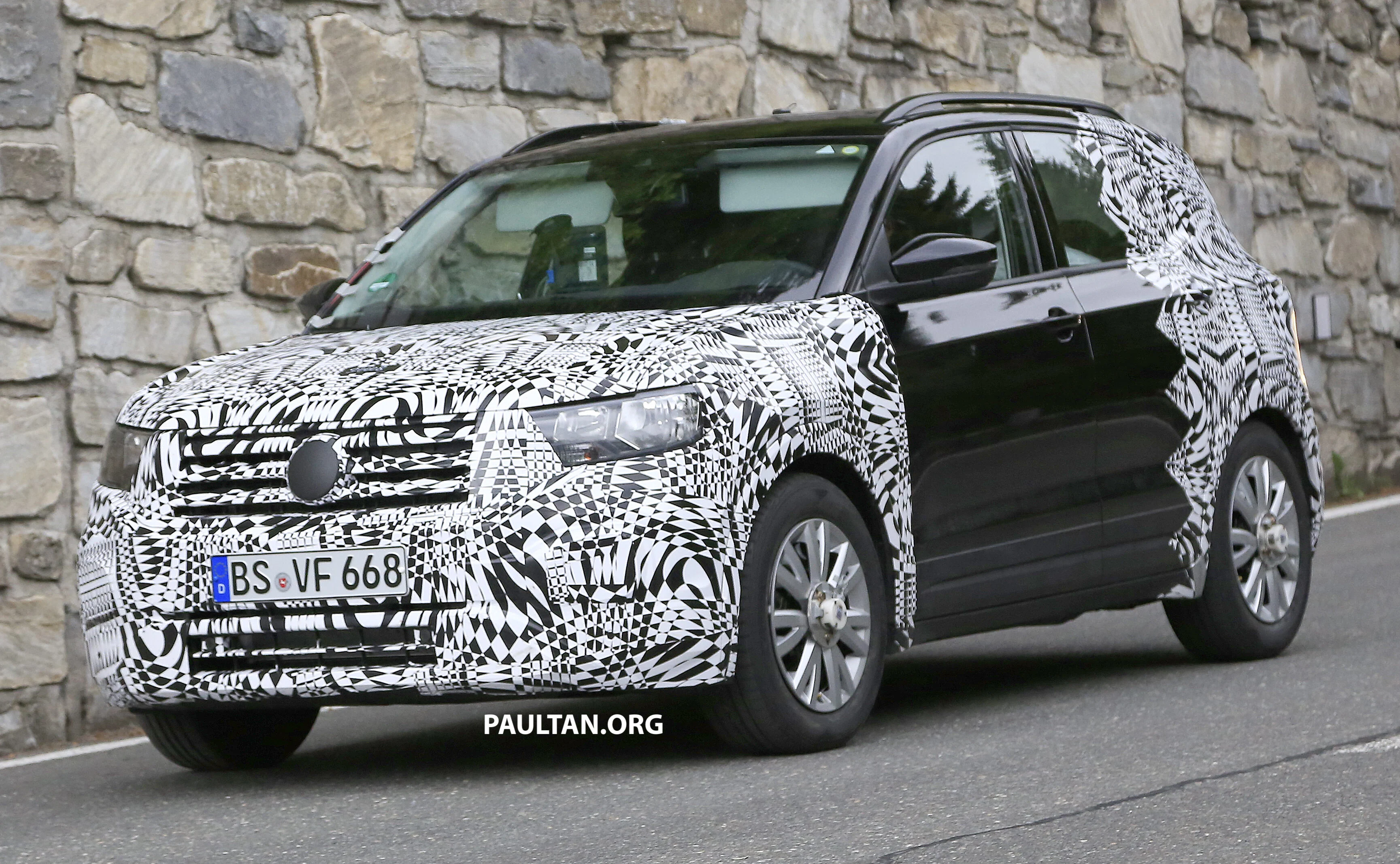 SPIED: Volkswagen T-Cross – entry-level SUV spotted