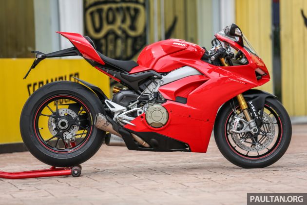 FIRST RIDE: 2018 Ducati Panigale V4 S – welcome to the new world, but is four pots better than two?