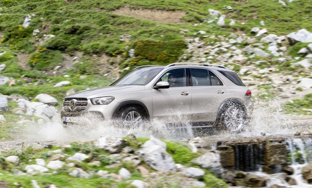 V167 Mercedes-Benz GLE debuts with 48V mild hybrid inline-six, MBUX, new styling, E-Active Body Control