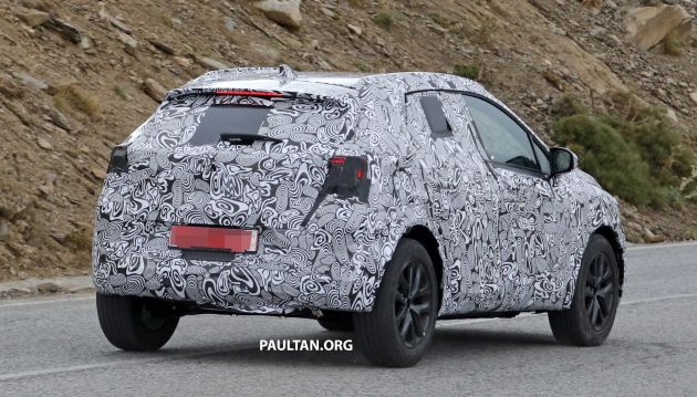 SPYSHOTS: Renault Clio-based crossover spotted
