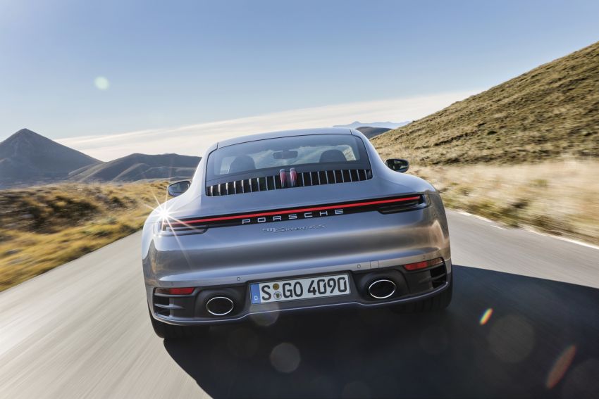 992 Porsche 911 revealed – new tech, 450 PS flat-six 895490