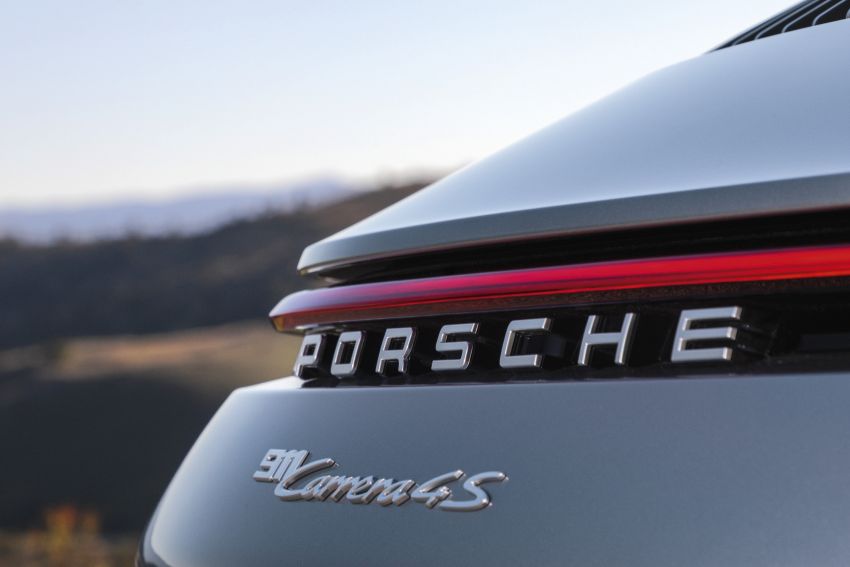 992 Porsche 911 revealed – new tech, 450 PS flat-six 895494
