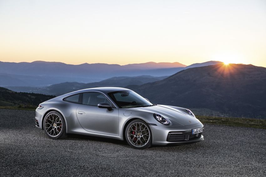992 Porsche 911 revealed – new tech, 450 PS flat-six 895496