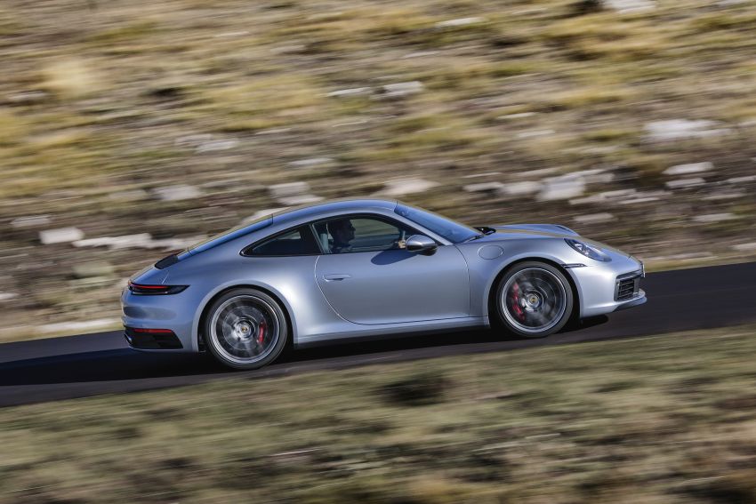 992 Porsche 911 revealed – new tech, 450 PS flat-six 895499