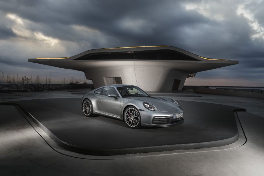992 Porsche 911 revealed – new tech, 450 PS flat-six 895500