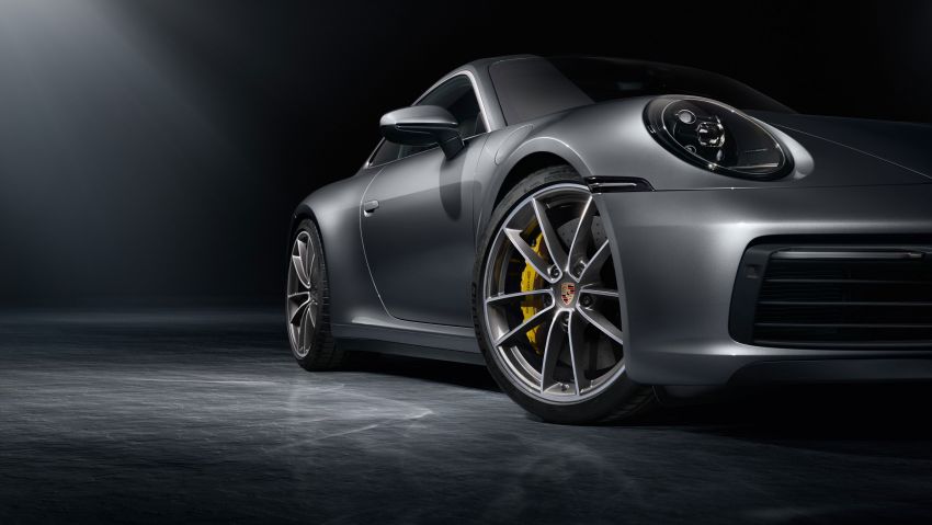 992 Porsche 911 revealed – new tech, 450 PS flat-six 895482