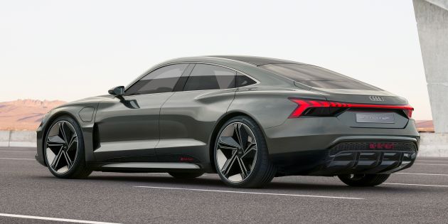Audi e-tron GT concept debuts at Los Angeles Auto Show – 582 hp EV, production version due by end 2020
