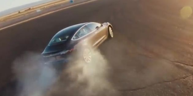 Tesla ended 2018 with a net loss of USD976 million despite profitable Q4 – cash reserve at USD3.69 billion