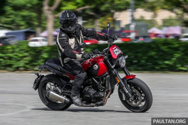 REVIEW: Benelli Leoncino – riding the 500 cc baby lion