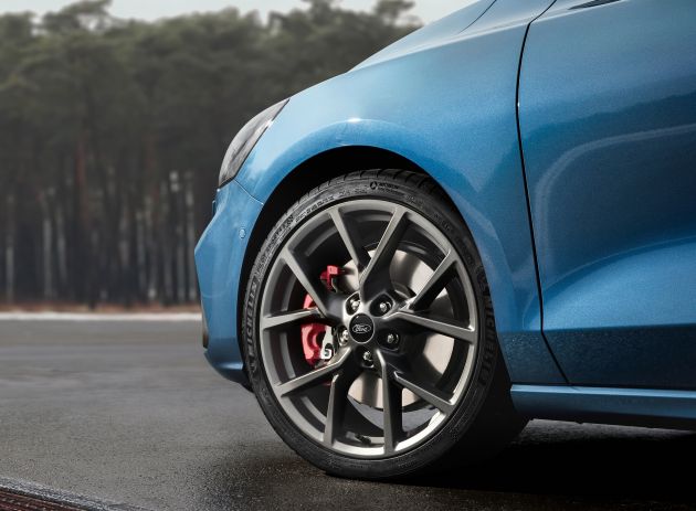 Ford Focus ST 2019 – 2.3L Ecoboost petrol dengan antilag 280 PS/420Nm, 2.0L turbodiesel 190 PS/400 Nm