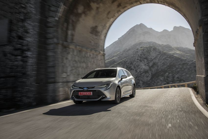 GALLERY: 2019 Toyota Corolla detailed for Europe – three body styles; four powertrains, including hybrids 926254