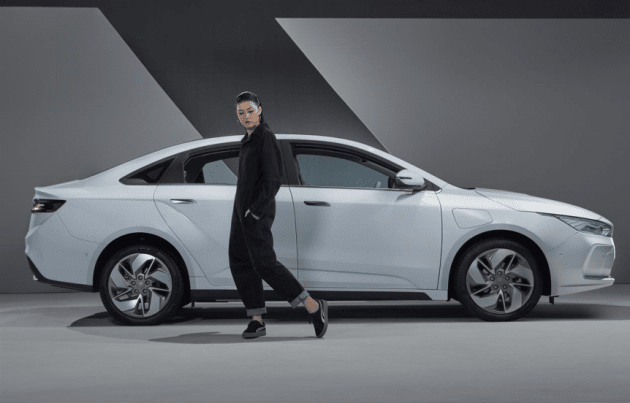 Geely GE11 – gambar rasmi awal sedan elektrik disiar