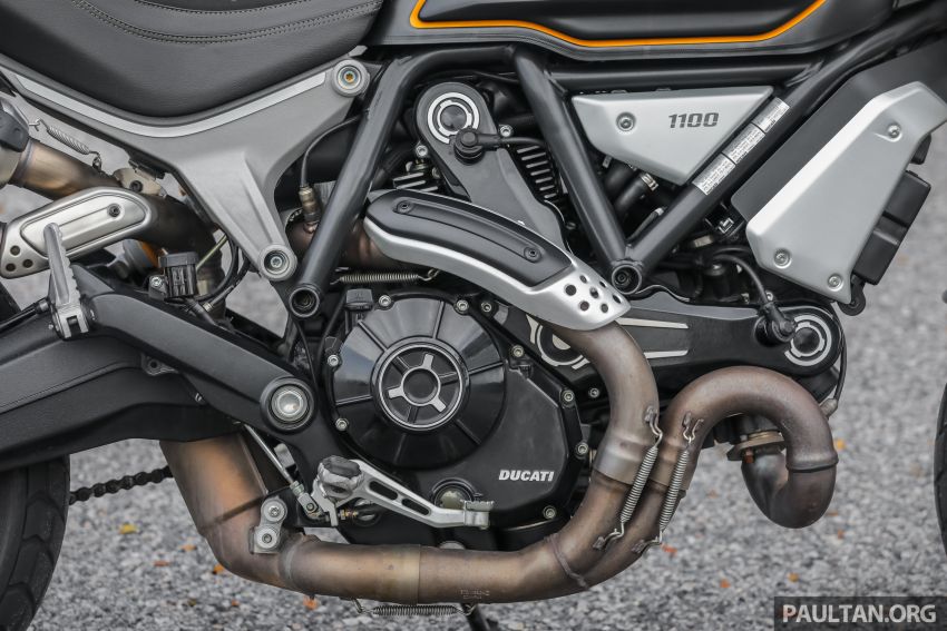 REVIEW: Honda CB1100RS vs BMW R nineT vs Ducati Scrambler vs Kawasaki Z900RS vs Triumph Bonneville 951541