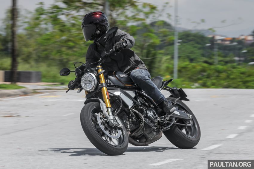 REVIEW: Honda CB1100RS vs BMW R nineT vs Ducati Scrambler vs Kawasaki Z900RS vs Triumph Bonneville 951570
