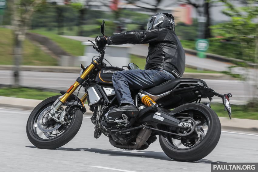 REVIEW: Honda CB1100RS vs BMW R nineT vs Ducati Scrambler vs Kawasaki Z900RS vs Triumph Bonneville 951580