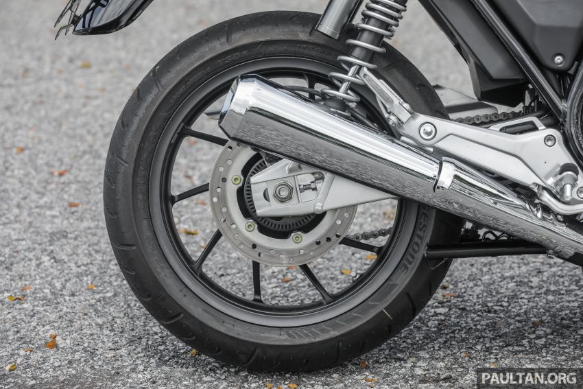 REVIEW: Honda CB1100RS vs BMW R nineT vs Ducati Scrambler vs Kawasaki Z900RS vs Triumph Bonneville 951621