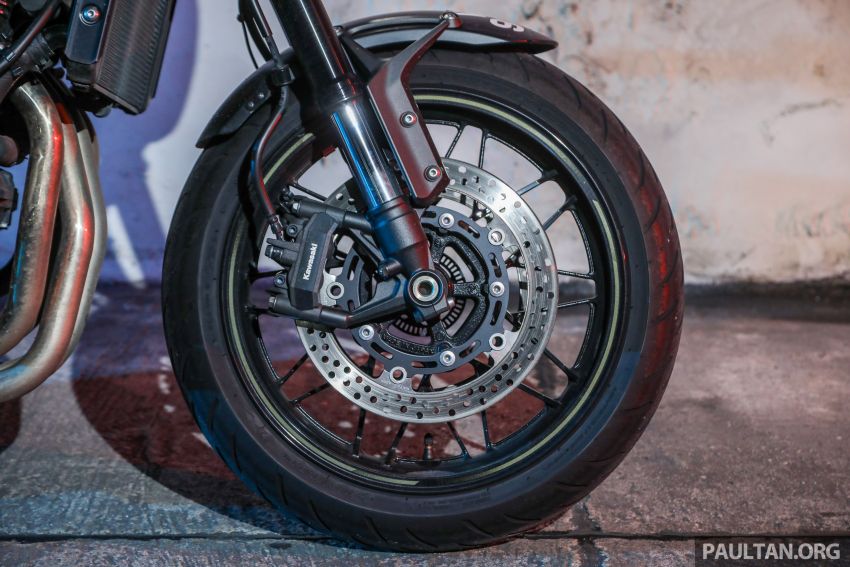 REVIEW: Honda CB1100RS vs BMW R nineT vs Ducati Scrambler vs Kawasaki Z900RS vs Triumph Bonneville 951706