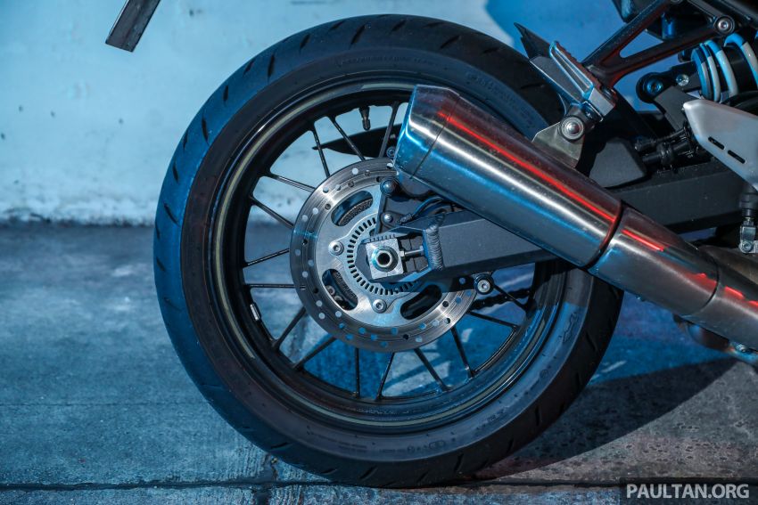 REVIEW: Honda CB1100RS vs BMW R nineT vs Ducati Scrambler vs Kawasaki Z900RS vs Triumph Bonneville 951707