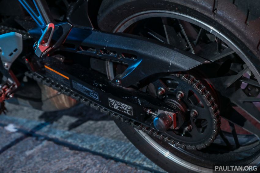 REVIEW: Honda CB1100RS vs BMW R nineT vs Ducati Scrambler vs Kawasaki Z900RS vs Triumph Bonneville 951720