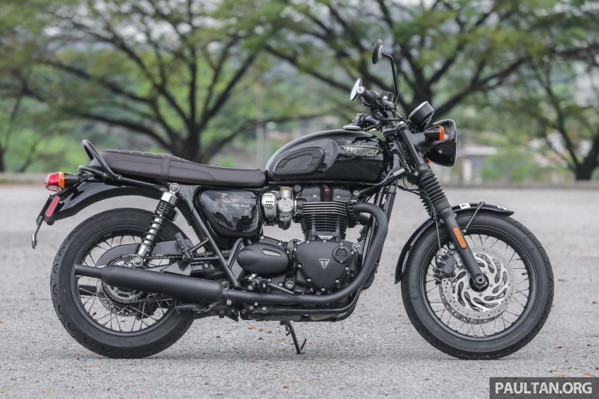 REVIEW: Honda CB1100RS vs BMW R nineT vs Ducati Scrambler vs Kawasaki Z900RS vs Triumph Bonneville 952347