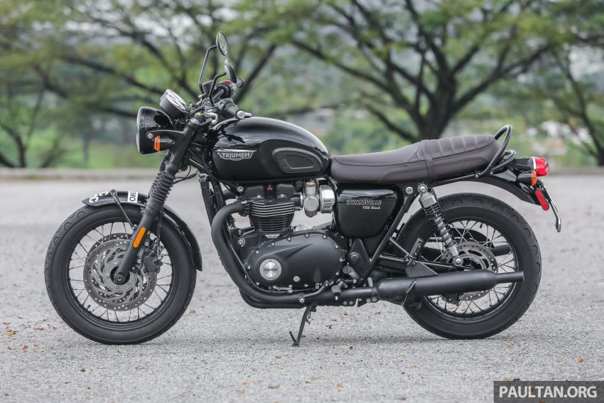 REVIEW: Honda CB1100RS vs BMW R nineT vs Ducati Scrambler vs Kawasaki Z900RS vs Triumph Bonneville 952349