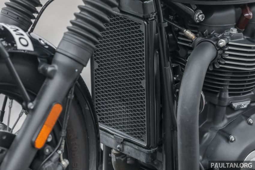 REVIEW: Honda CB1100RS vs BMW R nineT vs Ducati Scrambler vs Kawasaki Z900RS vs Triumph Bonneville 952364