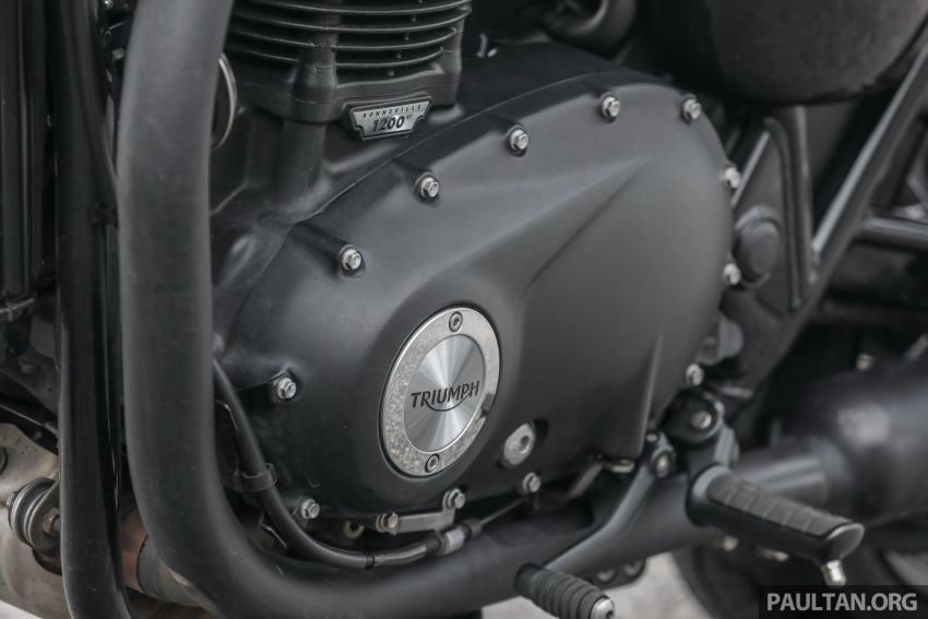 REVIEW: Honda CB1100RS vs BMW R nineT vs Ducati Scrambler vs Kawasaki Z900RS vs Triumph Bonneville 952365