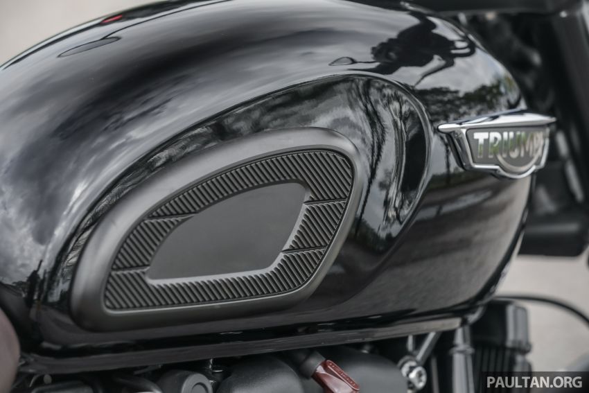 REVIEW: Honda CB1100RS vs BMW R nineT vs Ducati Scrambler vs Kawasaki Z900RS vs Triumph Bonneville 952387