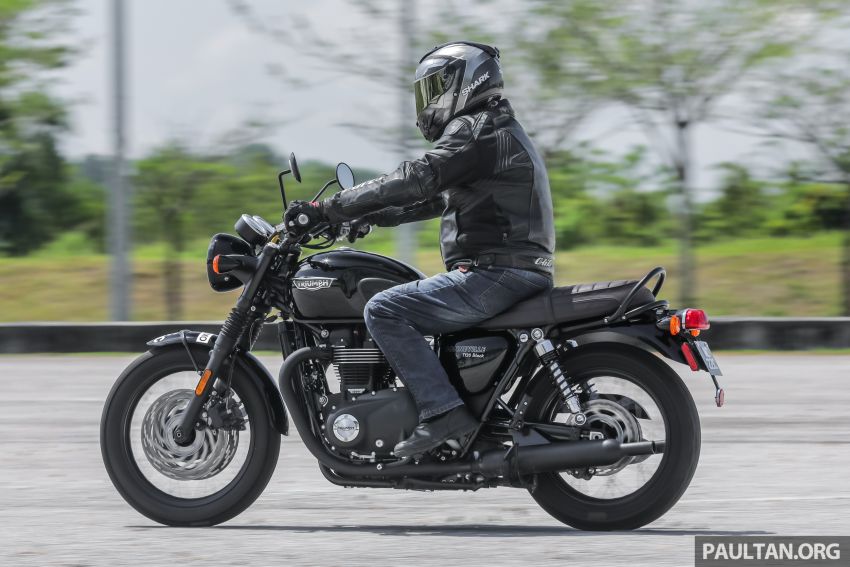REVIEW: Honda CB1100RS vs BMW R nineT vs Ducati Scrambler vs Kawasaki Z900RS vs Triumph Bonneville 952407