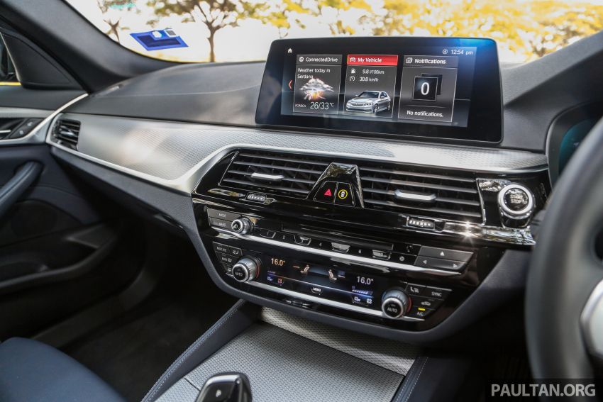 FIRST DRIVE: G30 BMW 520i Luxury and 530e M Sport 1003604