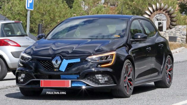 SPYSHOTS: Renault Megane RS Trophy facelift seen?