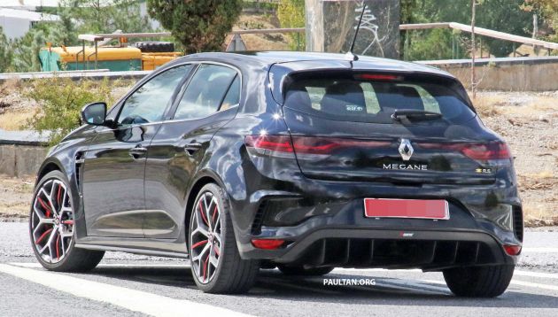 SPYSHOTS: Renault Megane RS Trophy facelift seen?