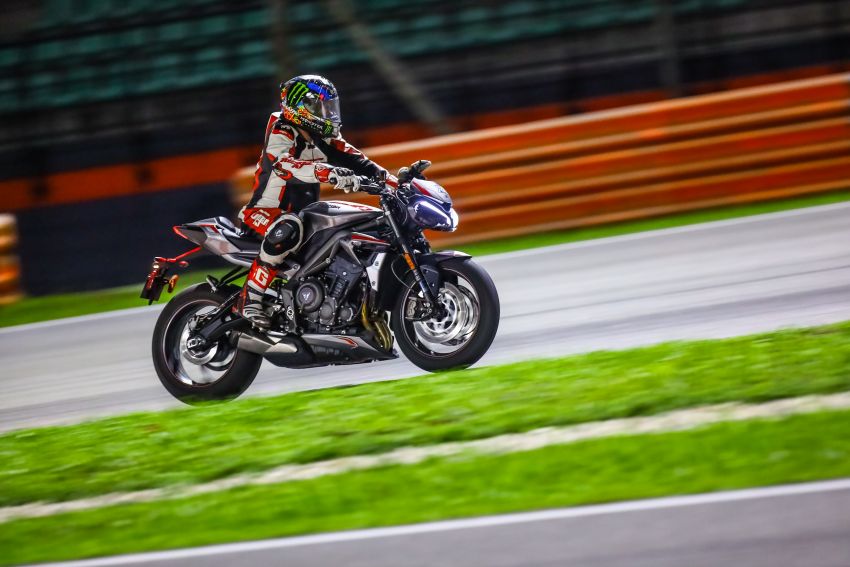 Why do Malaysians like to ride motorcycles? Isn’t it dangerous? What if it rains? – Mohan explains it all 1109776