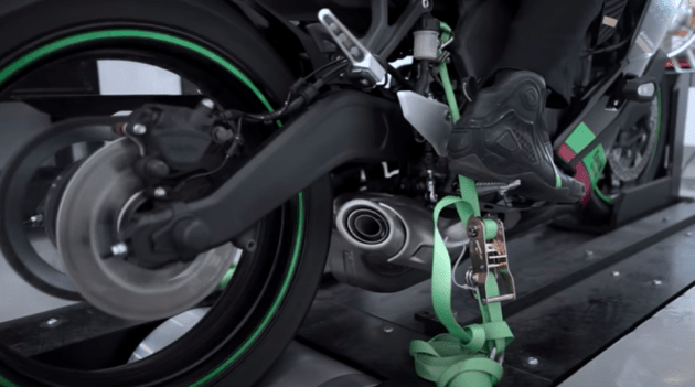 VIDEO: Kawasaki Ninja ZX-25R diuji atas mesin dyno
