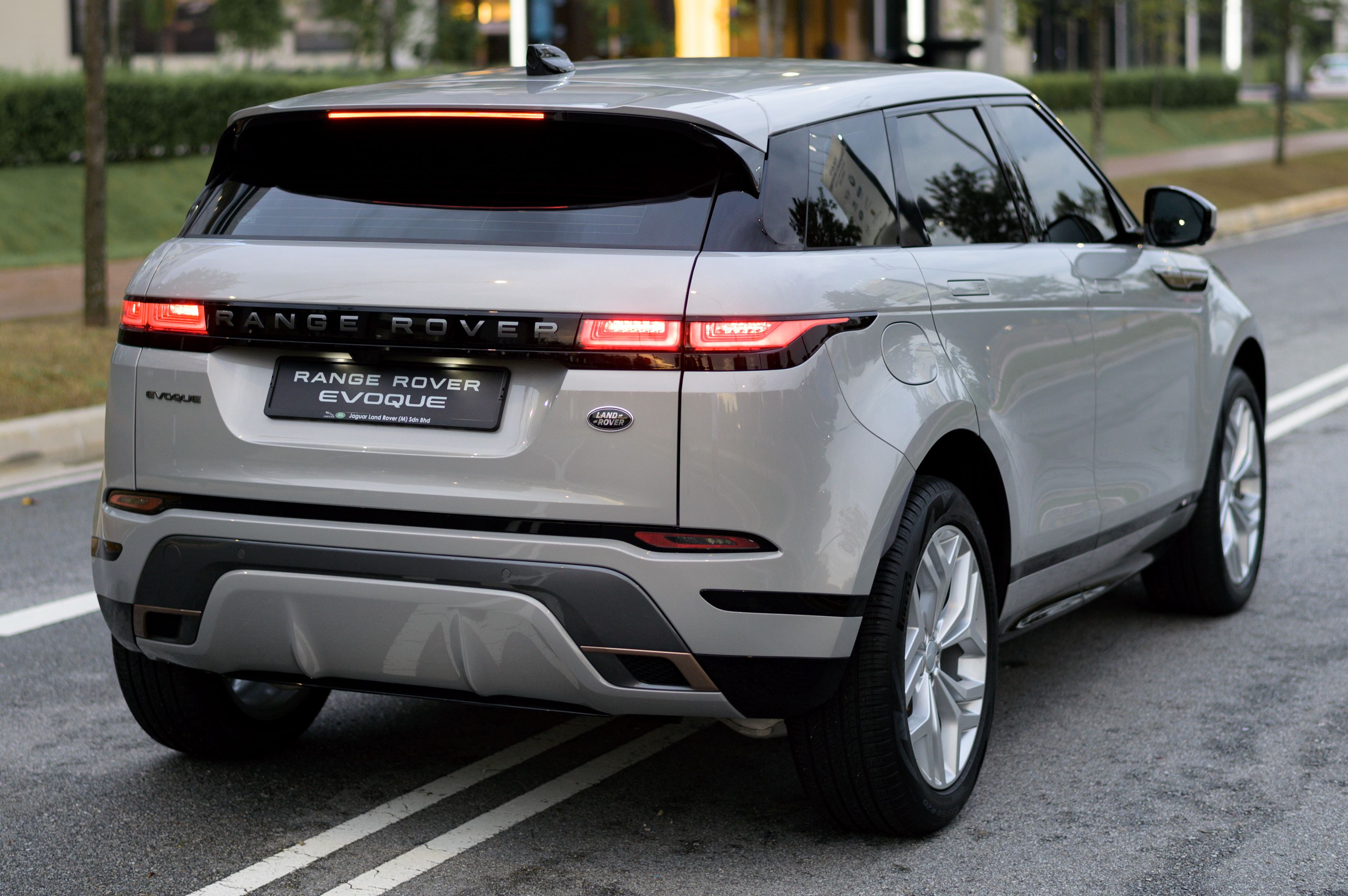 Range Rover Evoque 2020 kini di Malaysia – P200 dan P250 R-Dynamic, harga bermula RM427k tanpa SST