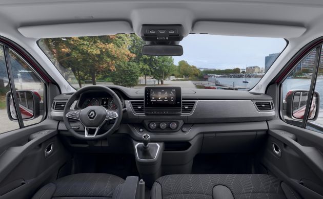 Renault Trafic van gets another facelift, debut in 2021