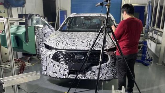 Next Ford Mondeo takes fastback crossover shape, redesigned interior houses full-width display panel