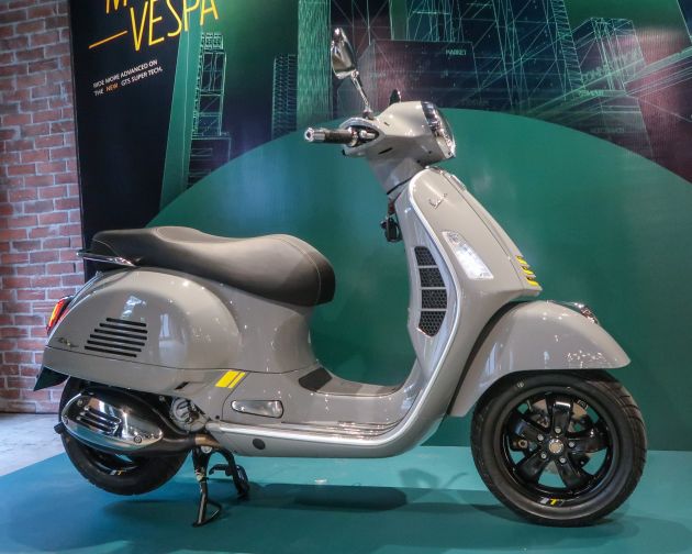 Vespa GTS 300 HPE Super Tech tiba di M’sia – RM33k