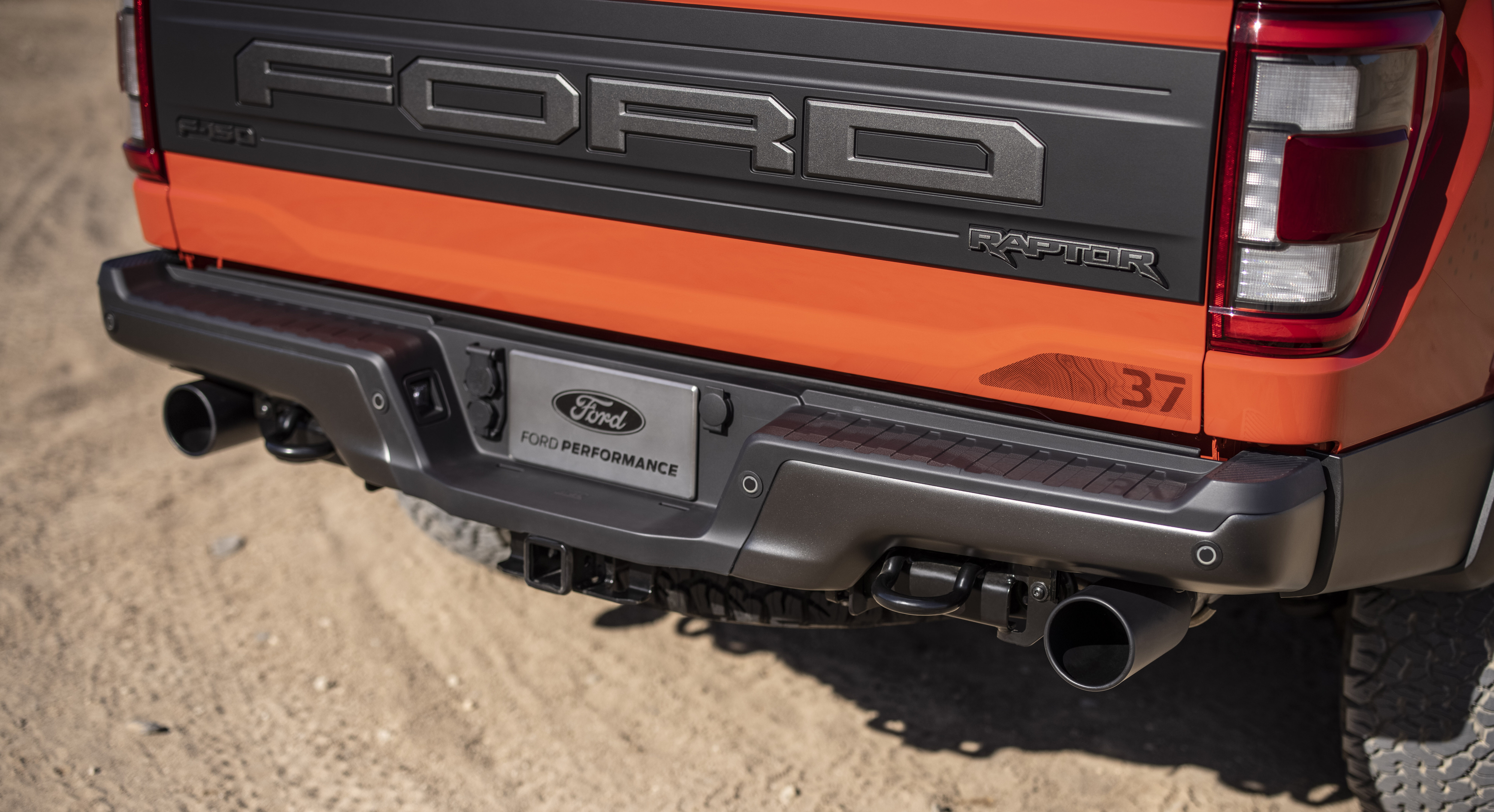 Ford akui sistem ekzos F-150 Raptor Ecoboost 2021 diilhamkan dari sistem ekzos Nissan GT-R R35