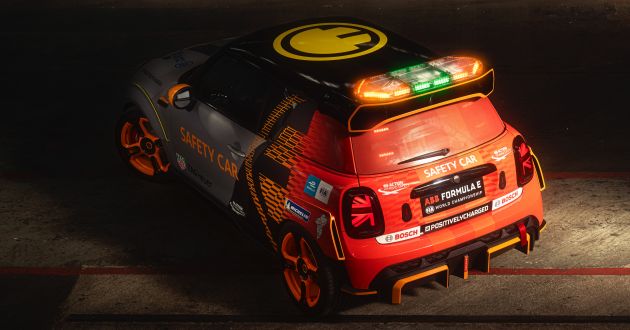 MINI Electric Pacesetter debuts as the new Formula E safety car – 130 kg lighter; aero kit; racing suspension